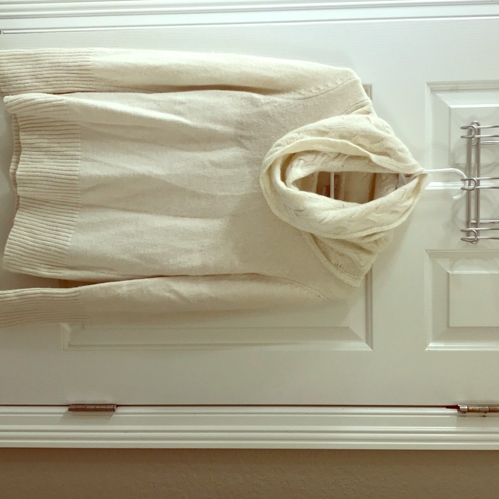 Cozy Banana Republic cowl neck sweater